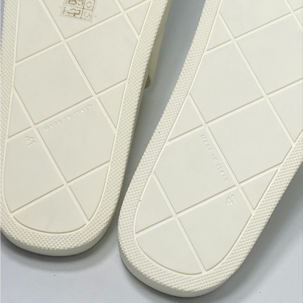 Bottega Veneta Quilted Rubber Pool Slides size 41 - Picture 11 of 11